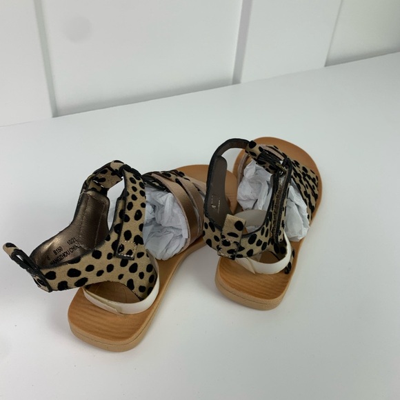 New Blowfish Toddler Girl Size 8 Gladiator Sandals Metallic Faux Fur - Picture 5 of 7